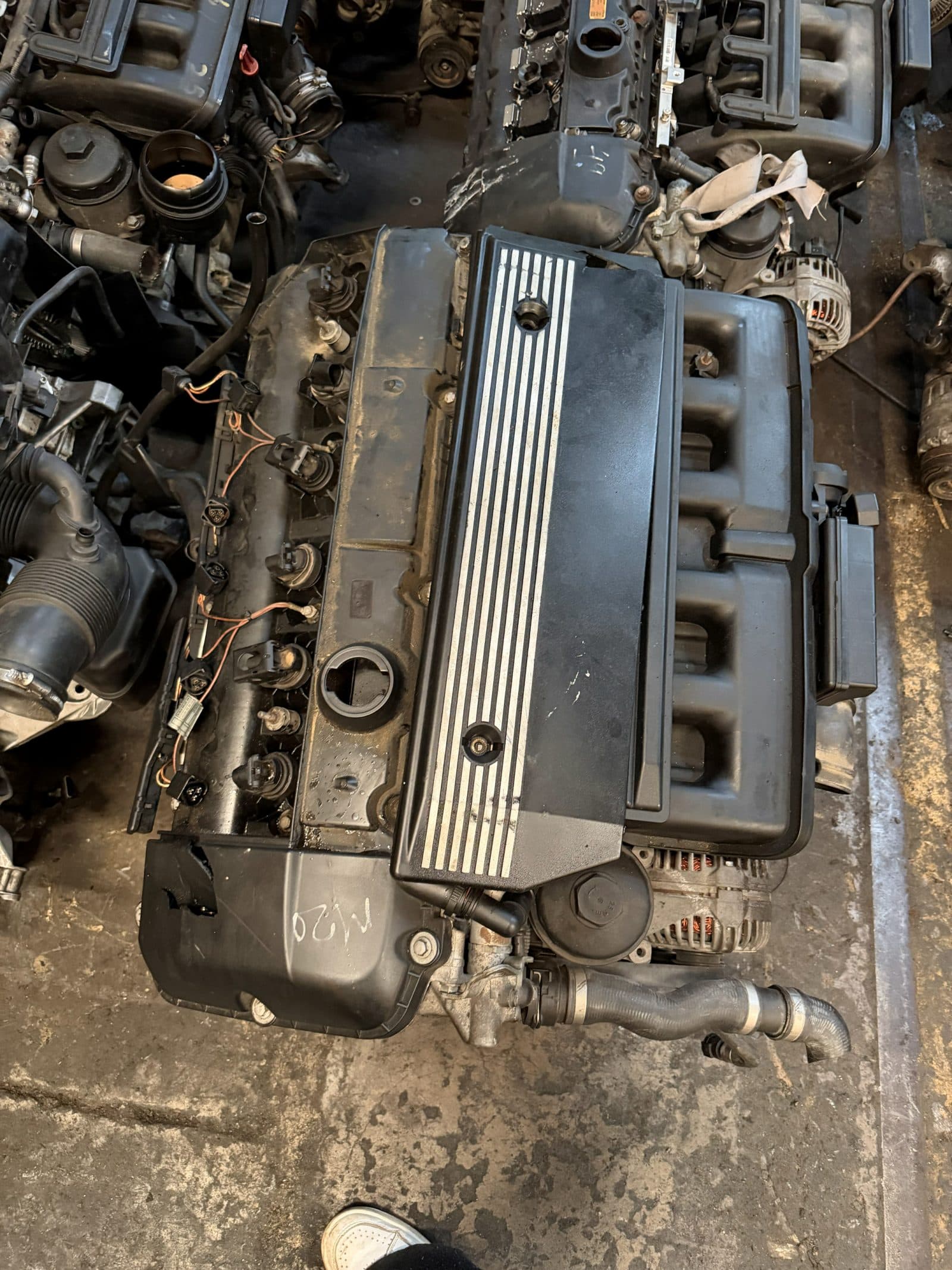 Used BMW M54B25 2.5 straight-six engine